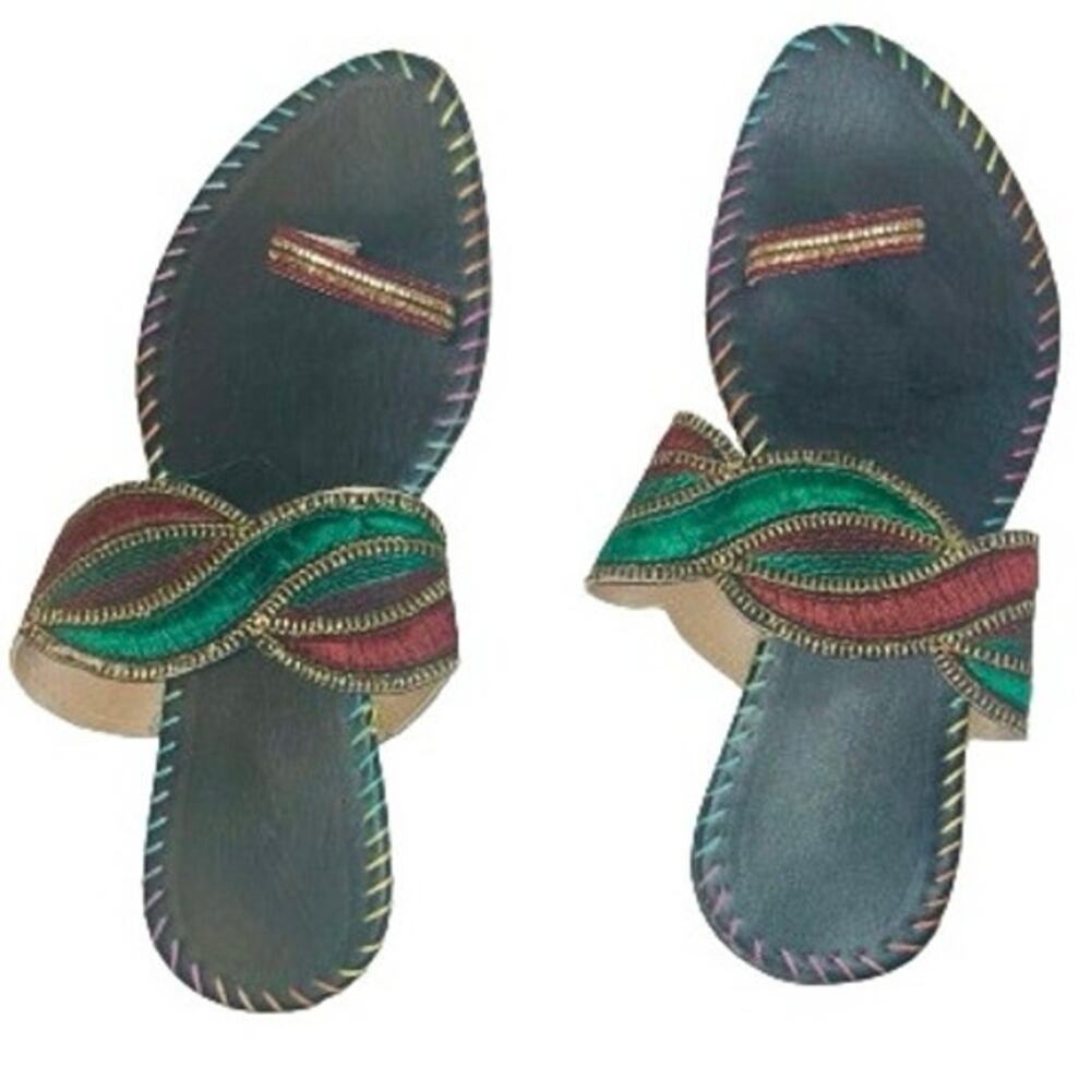 IDEA Colorful Embroidered Toe Loop Sandal - 39